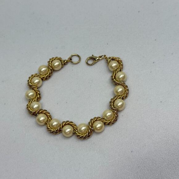 Vintage Bracelet Art Deco Gold Tone Faux Pearl Scrolling Rope Chain 7 in Estate - Picture 4 of 6